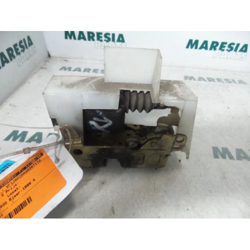 Renault - Megane Scenic - Front door lock mechanism 4-door, right