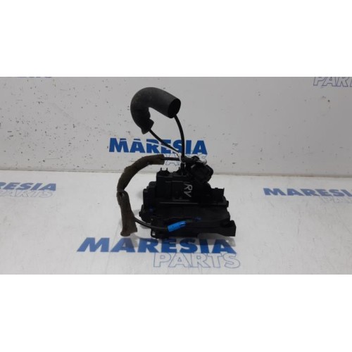 Renault - Megane - Front door lock mechanism 4-door, right