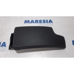 Renault - Megane - Armrest