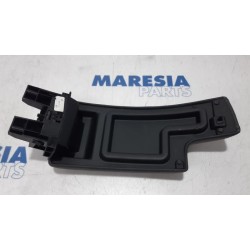Renault - Megane - Armrest