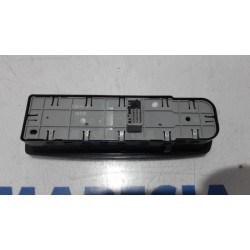 Renault - Megane - Multi-functional window switch