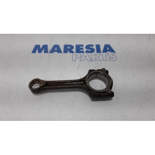 Renault - Clio - Connecting rod