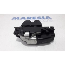 Peugeot - 207 - Tailgate lock mechanism