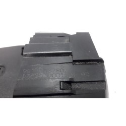 Peugeot - 207 - Tailgate lock mechanism