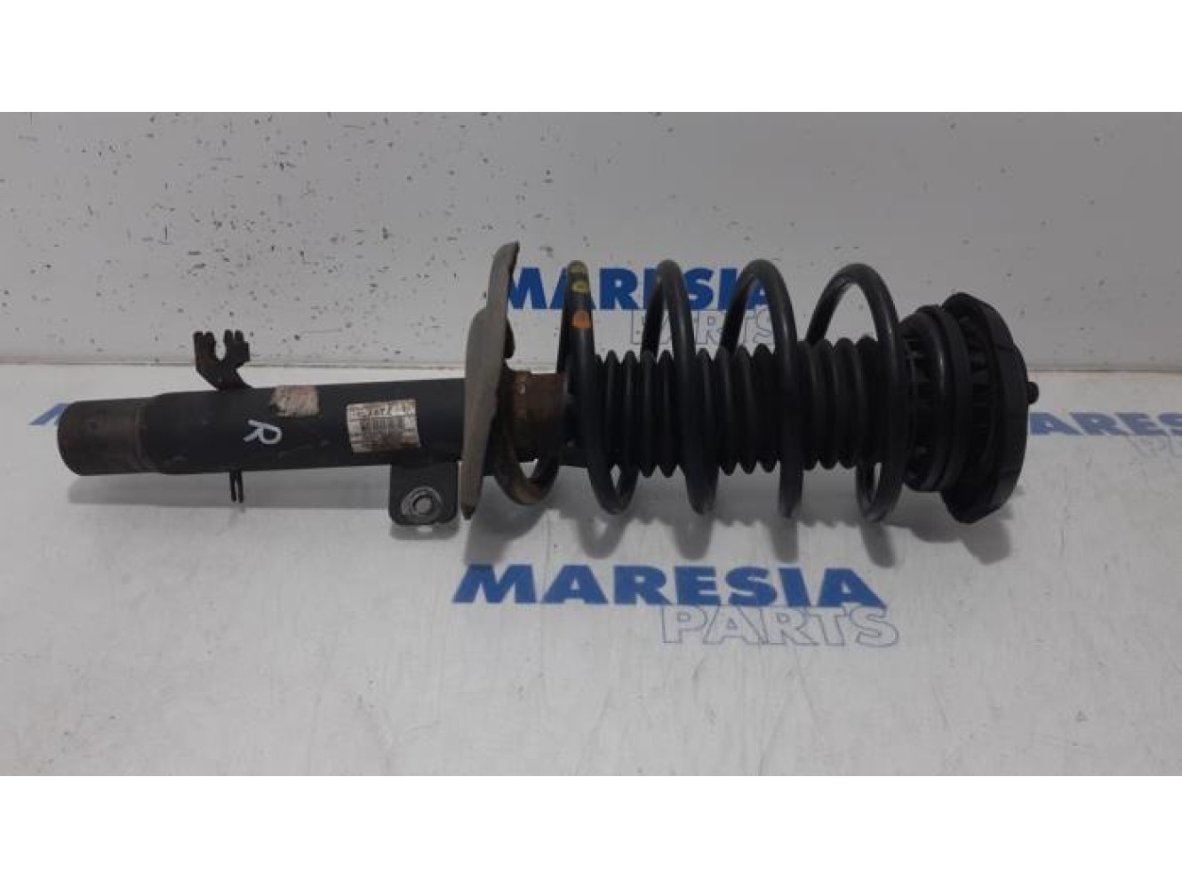 Peugeot - 208 - Front shock absorber rod, right