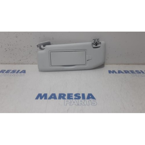 Peugeot - 208 - Sun visor