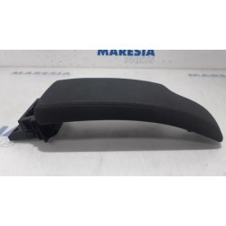 Renault - Megane - Armrest