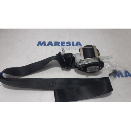 Renault - Megane - Front seatbelt, right