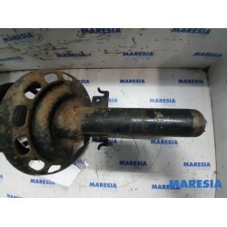Renault - Megane - Front shock absorber rod, left
