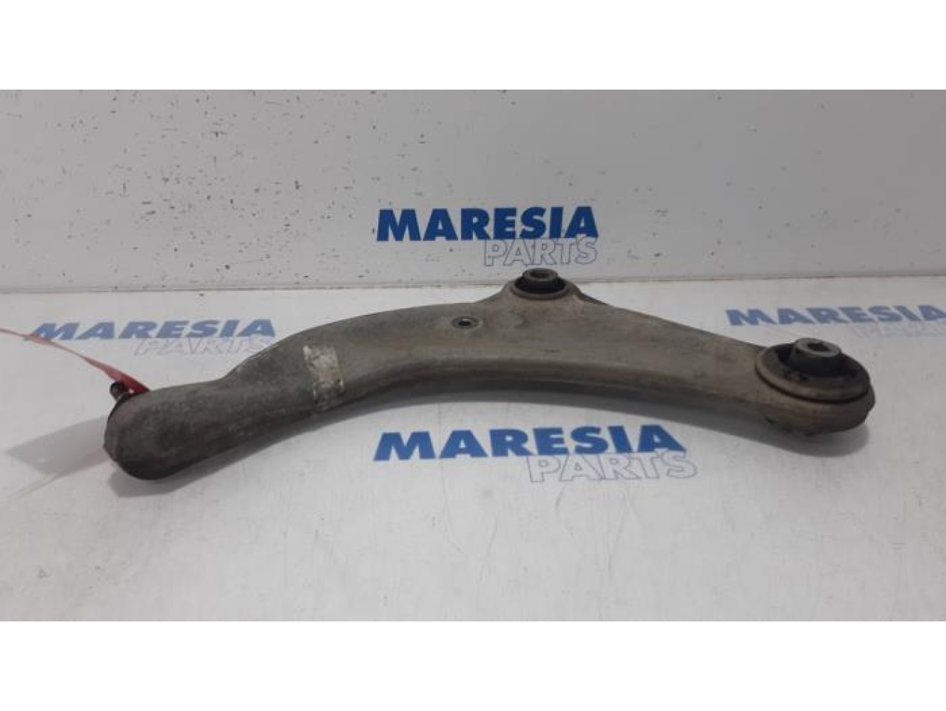 Renault - Megane - Front lower wishbone, right