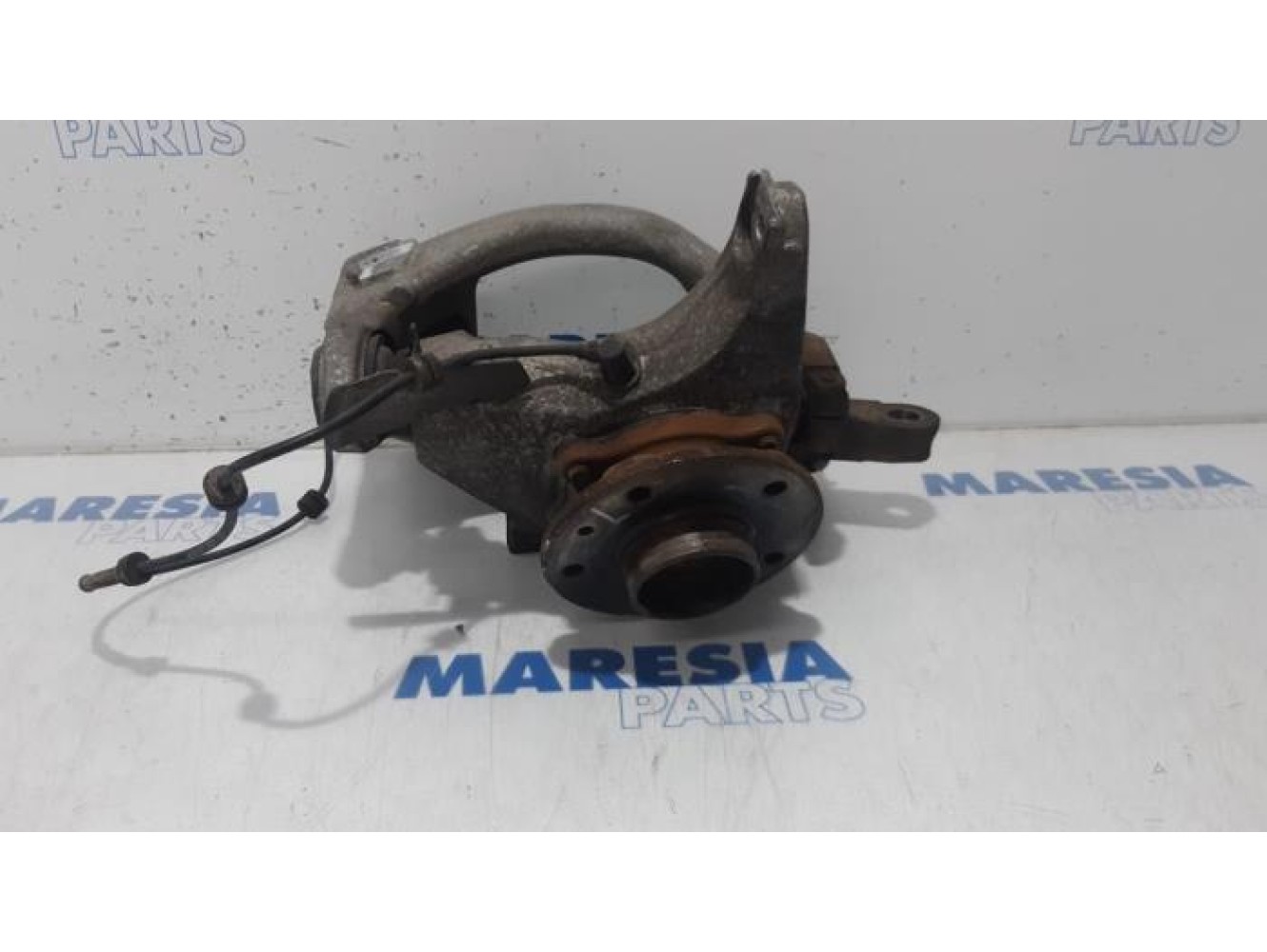 Renault - Megane - Knuckle, front left