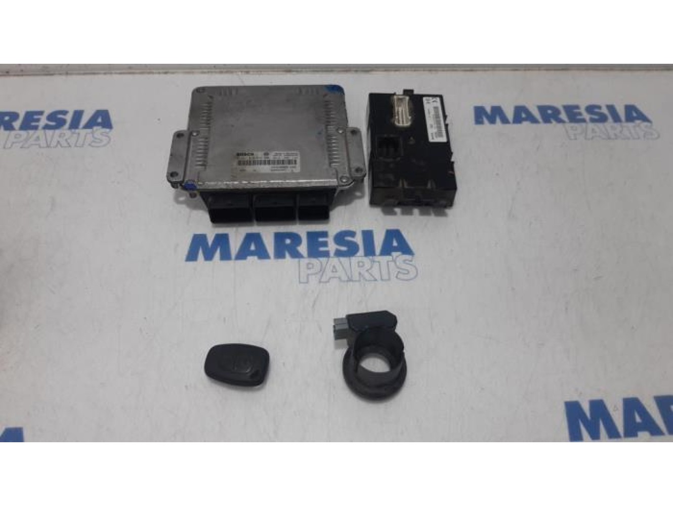 Renault - Trafic - Engine management computer