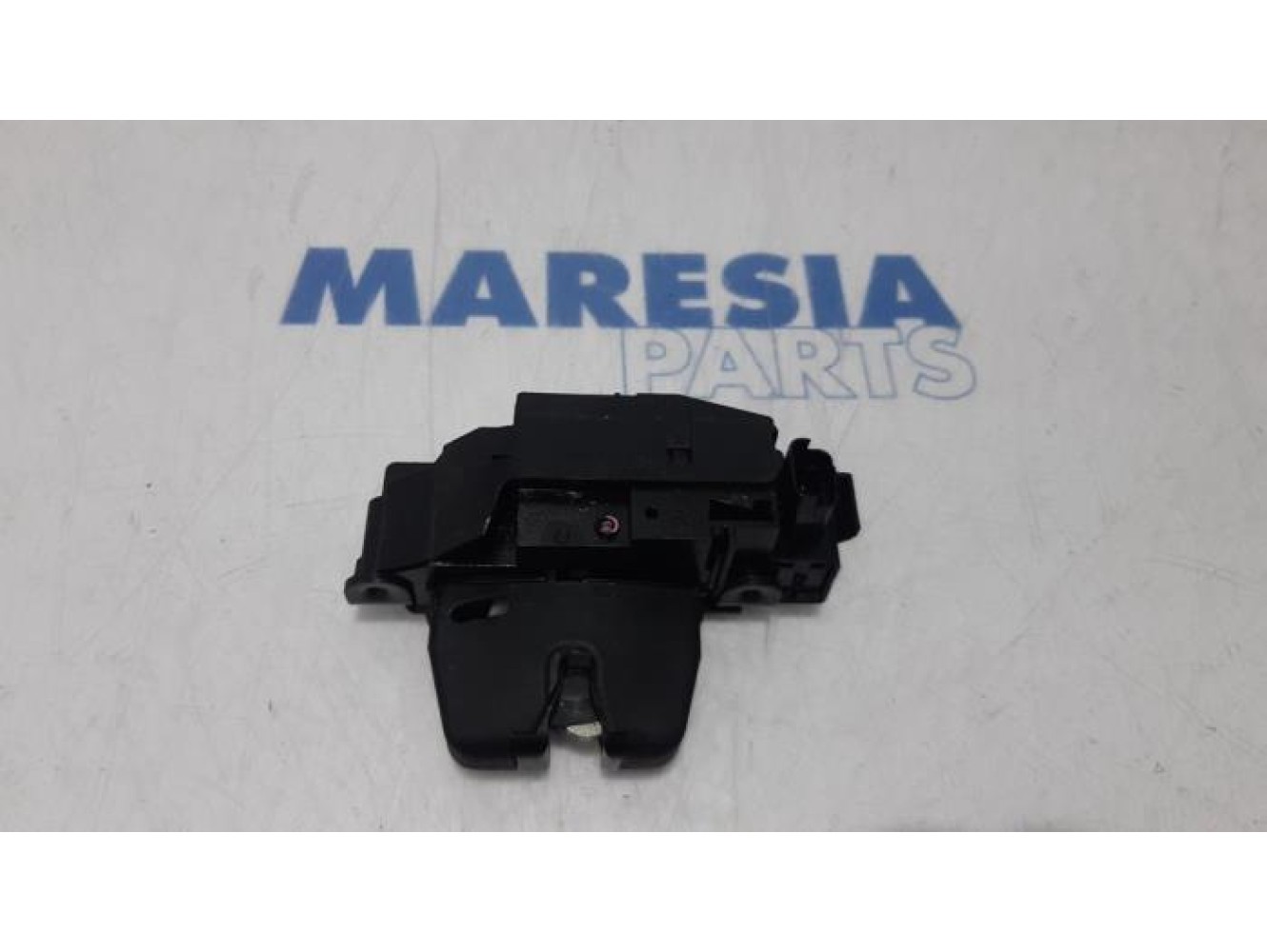 Citroen - C3 - Tailgate lock mechanism