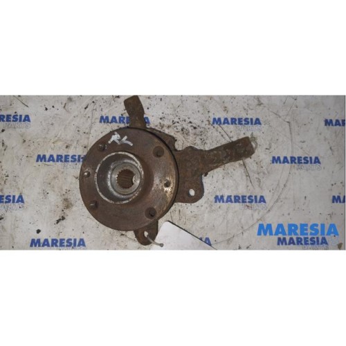 Renault - Kangoo - Knuckle, front right