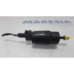 Peugeot - Boxer - Scheibensprüherpumpe vorne