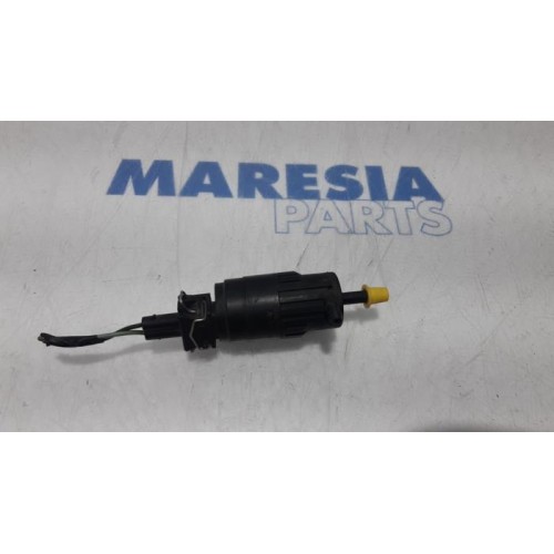 Peugeot - Boxer - Windscreen washer pump