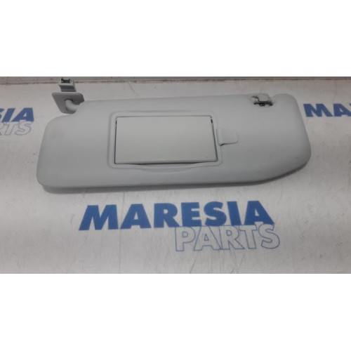 Peugeot - 208 - Sun visor