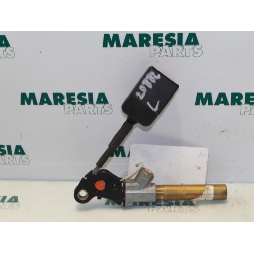 Peugeot - 106 - Gordelspanner links