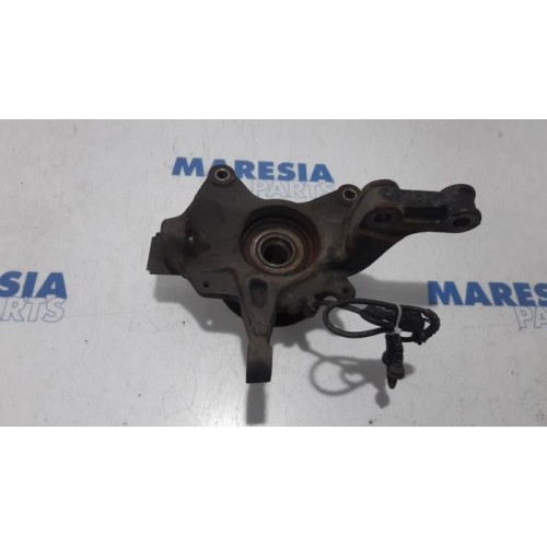 Renault - Megane - Fusee rechts-voor