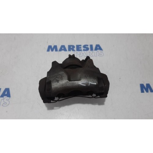 Renault - Megane - Front brake calliper, left