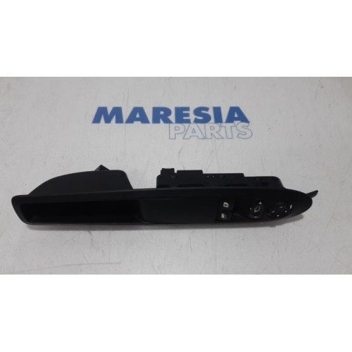 Citroen - DS3 - Multi-functional window switch