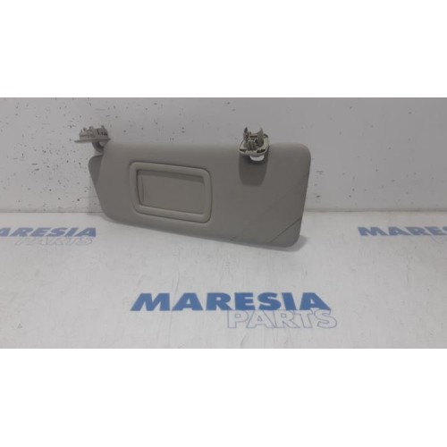 Renault - Megane - Sun visor
