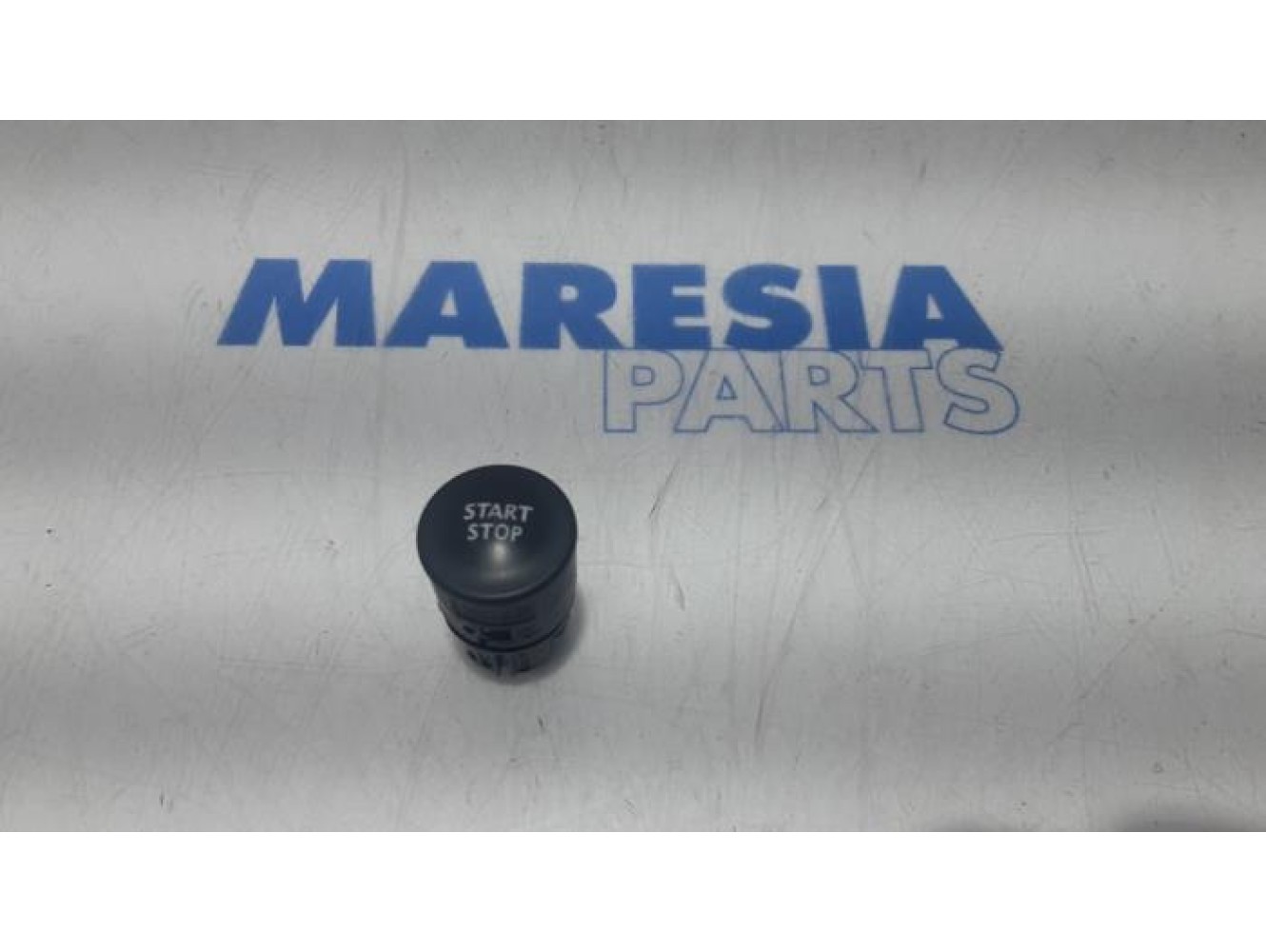 Renault - Megane - Start/stop switch