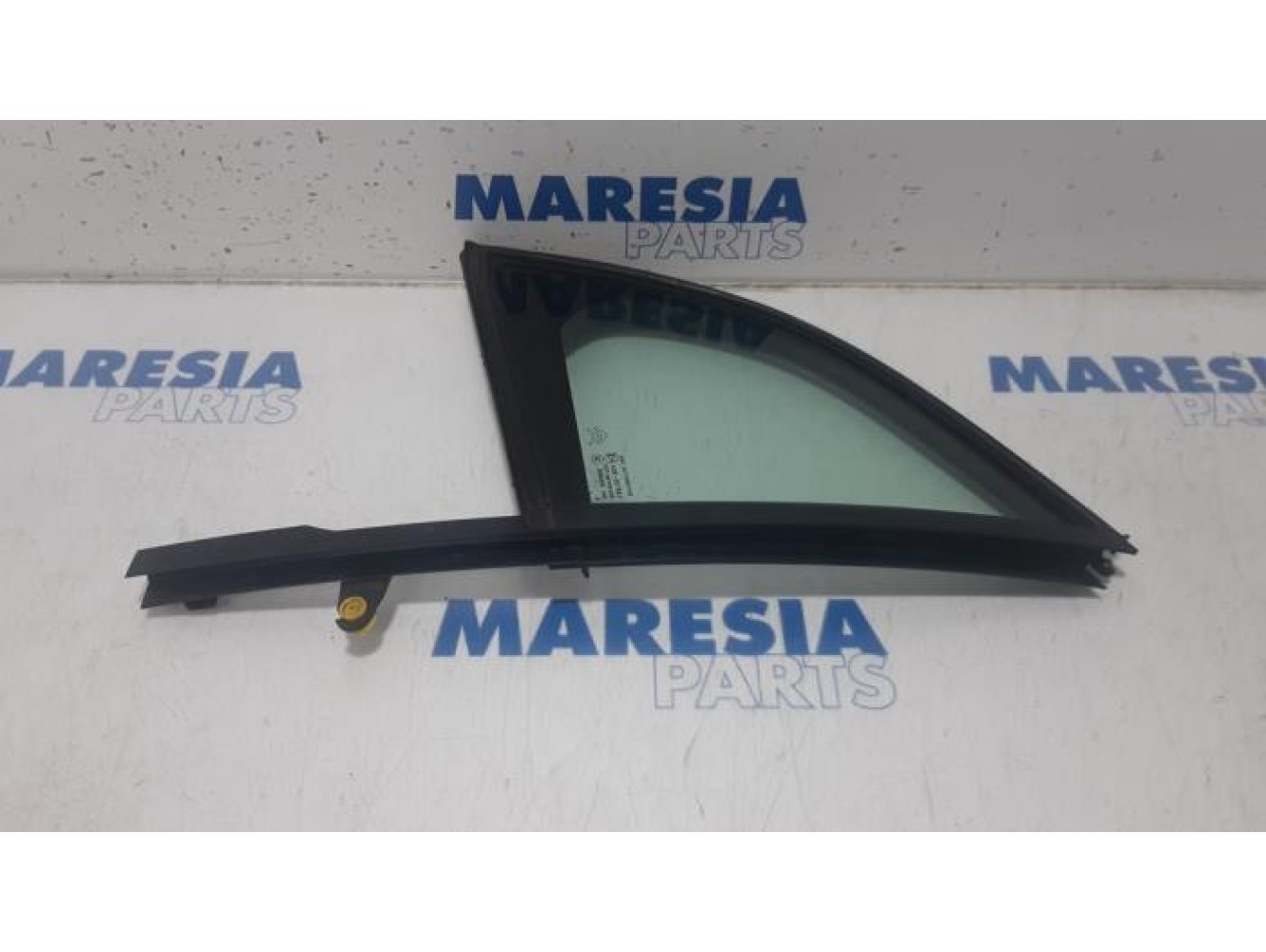 Citroen - DS3 - Quarter light, front left