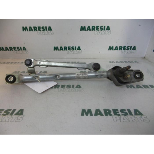Peugeot - 107 - Wiper mechanism
