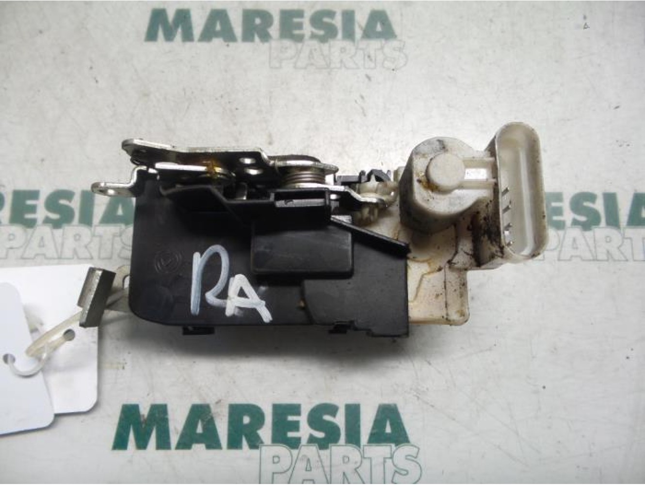 Fiat - Punto - Rear door mechanism 4-door, right
