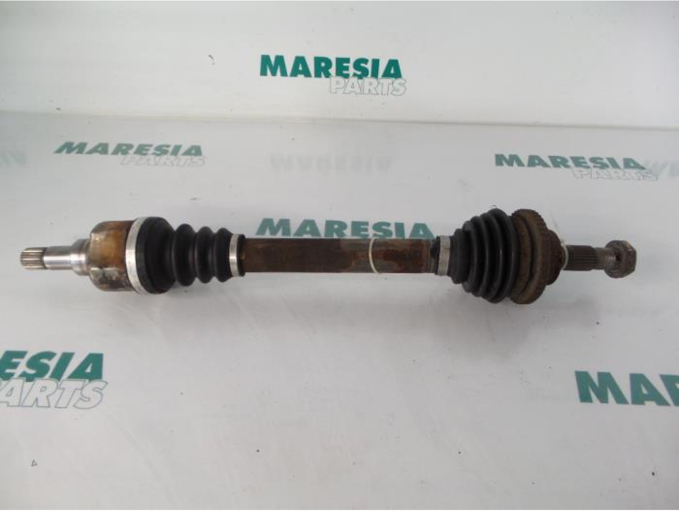 Peugeot - 206 - Aandrijfas links-voor