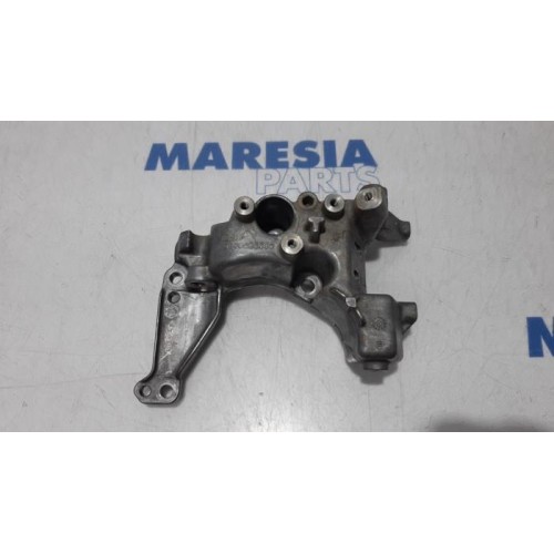 Peugeot - 2008 - Engine mount