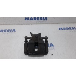 Renault - Clio - Front brake calliper, right