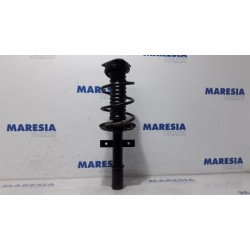 Renault - Clio - Front shock absorber rod, right