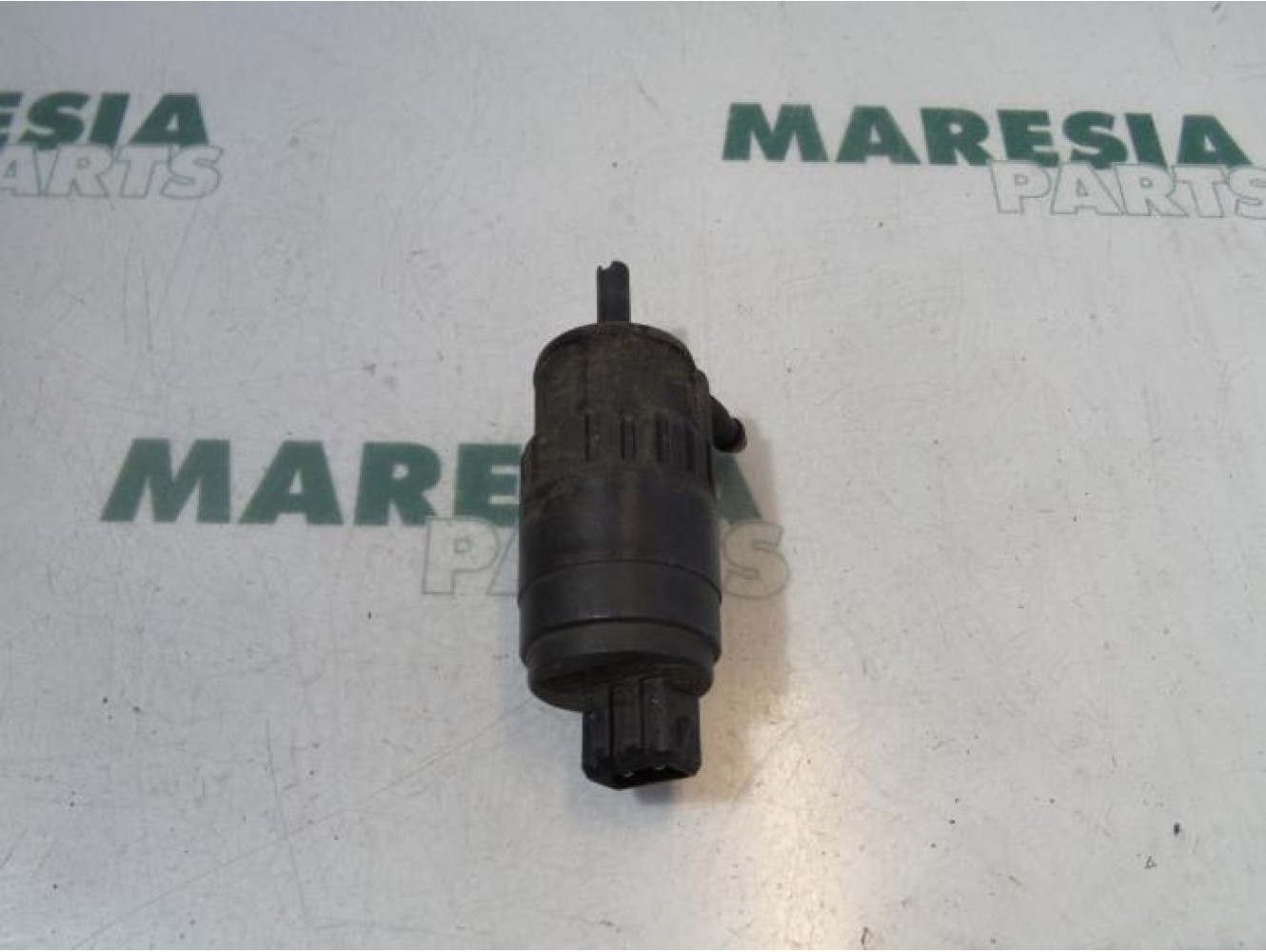 Peugeot - Boxer - Scheibensprüherpumpe vorne