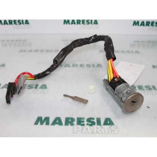 Renault - Laguna - Ignition lock + key