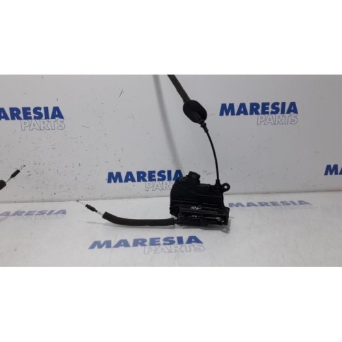 Renault - Clio - Front door lock mechanism 4-door, right