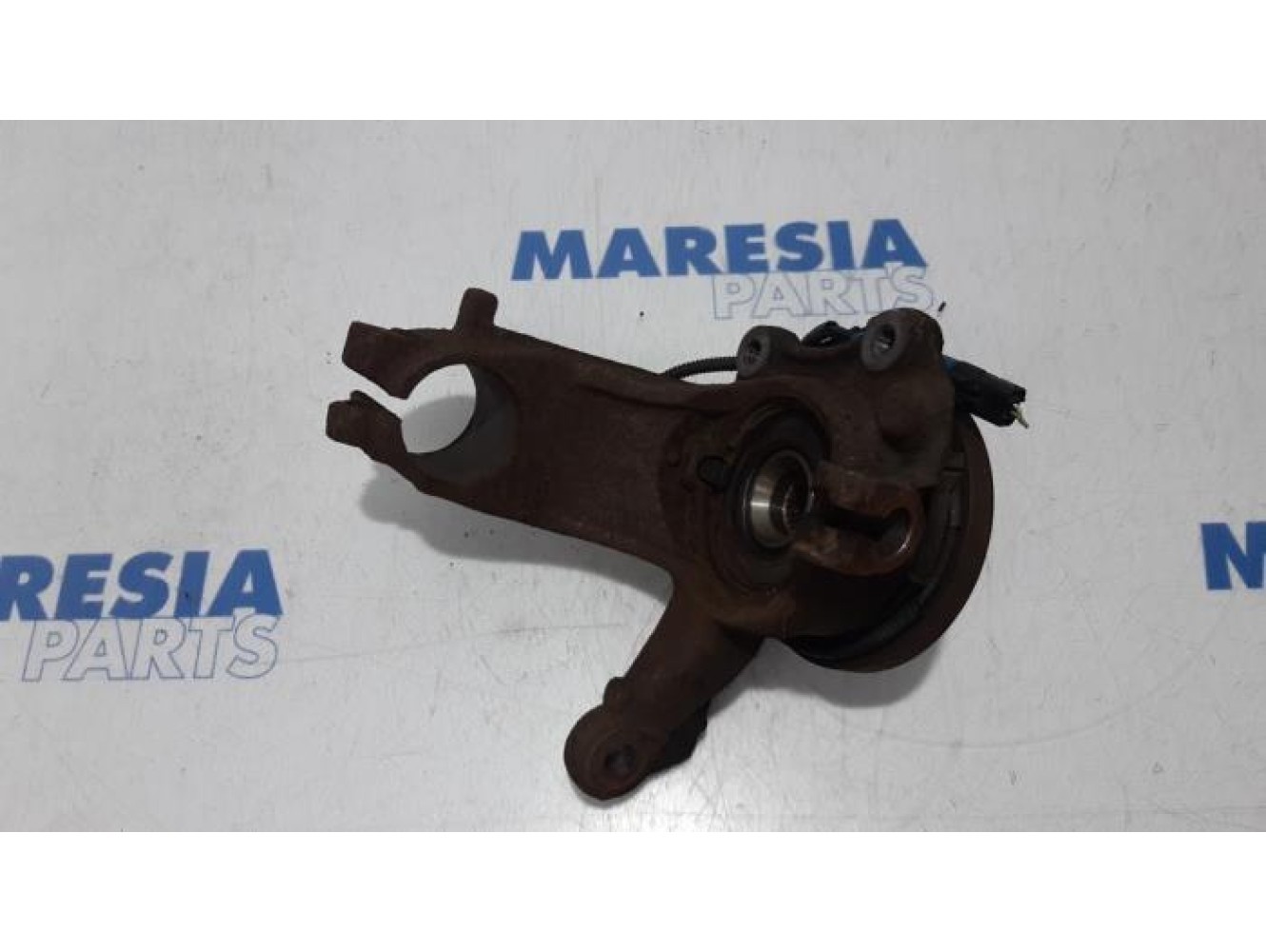 Peugeot - 207 - Achsschenkel links vorne