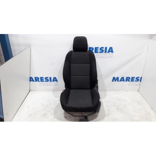 Peugeot - 207 - Sitz links
