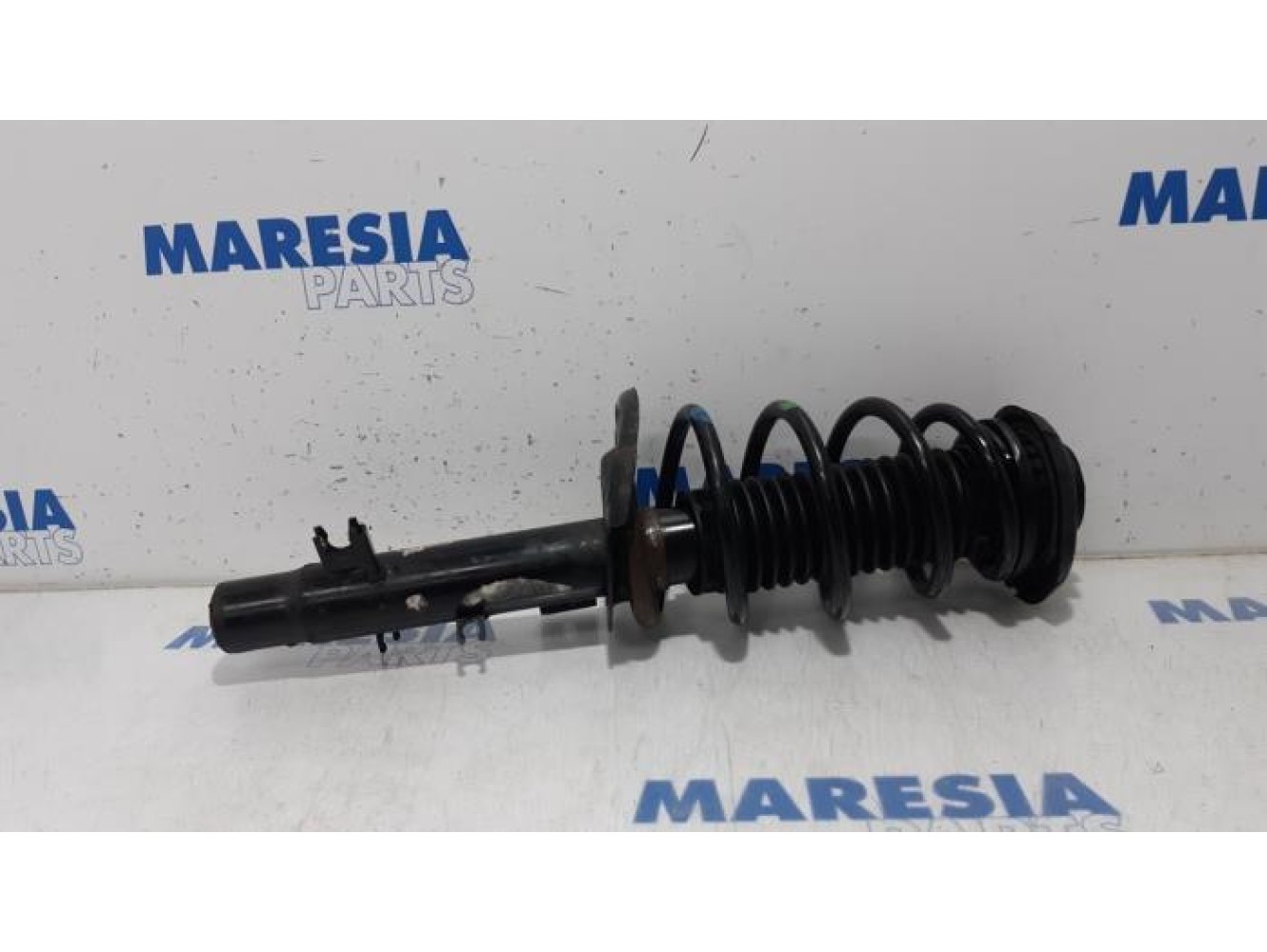 Citroen - DS3 - Front shock absorber rod, left