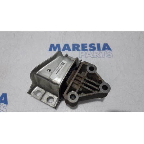 Fiat - Ducato - Engine mount