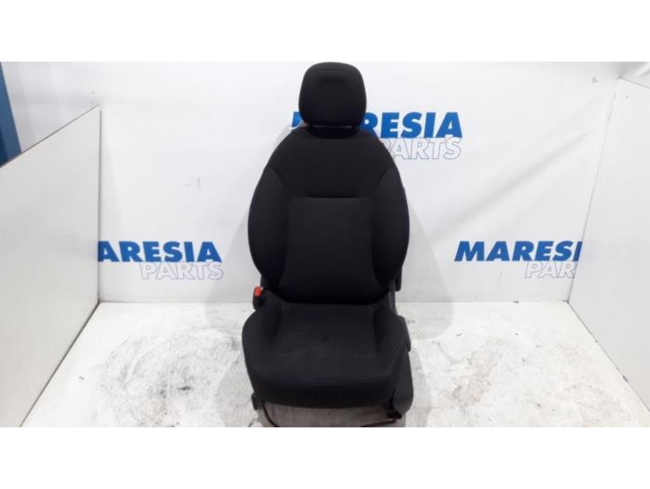 Peugeot - 208 - Stoel links