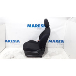 Peugeot - 208 - Stoel links