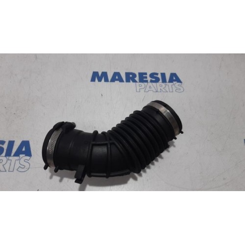 Renault - Clio - Intercooler hose