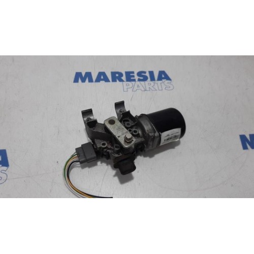 Renault - Clio - Front wiper motor