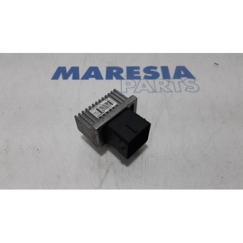 Renault - Clio - Glow plug relay