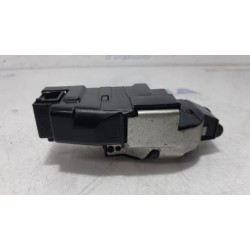Peugeot - 207 - Tailgate lock mechanism