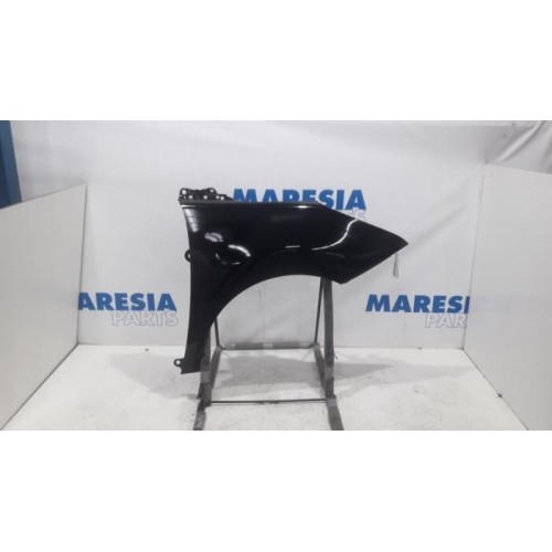 Peugeot - 5008 - Front wing, right