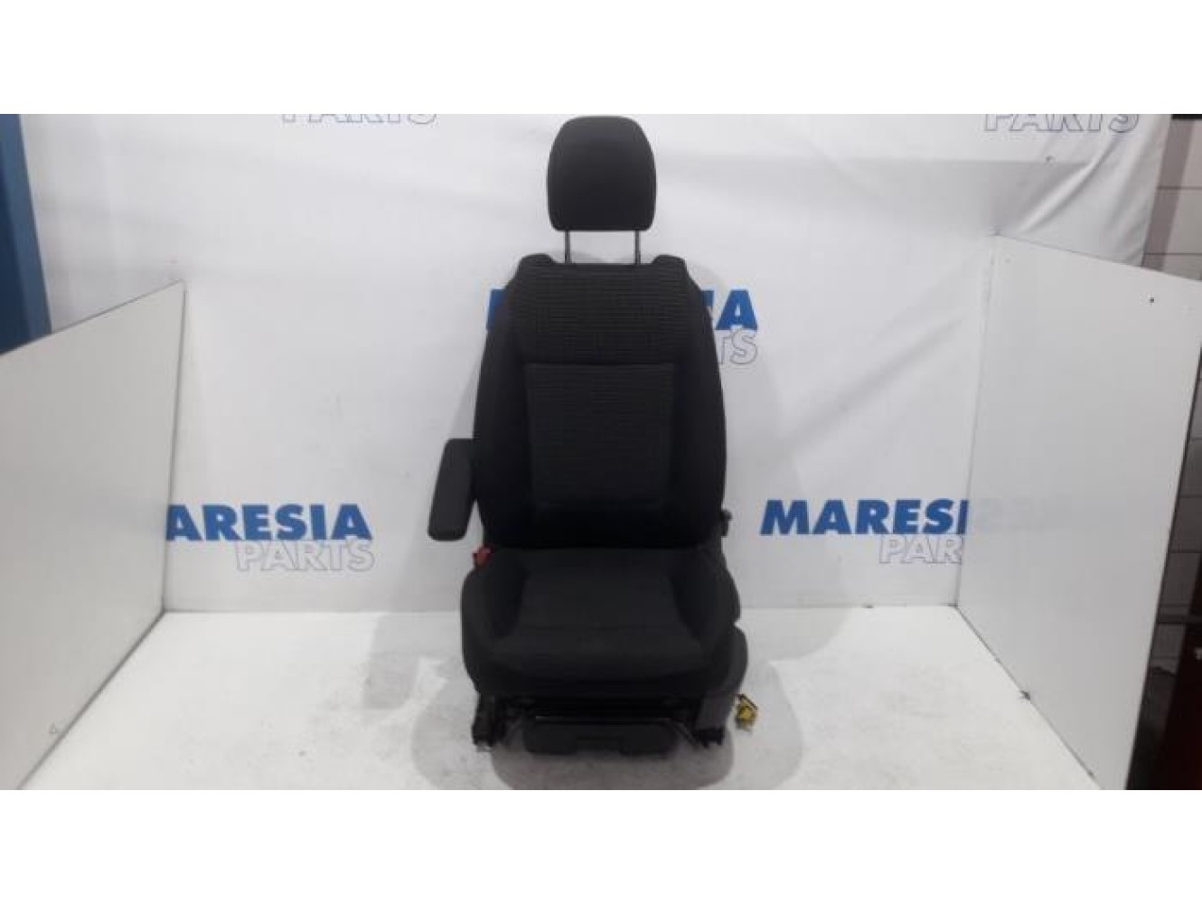 Peugeot - 5008 - Sitz links