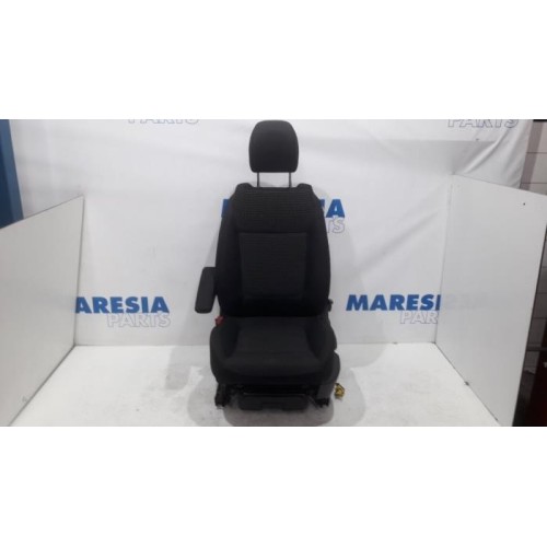 Peugeot - 5008 - Sitz links